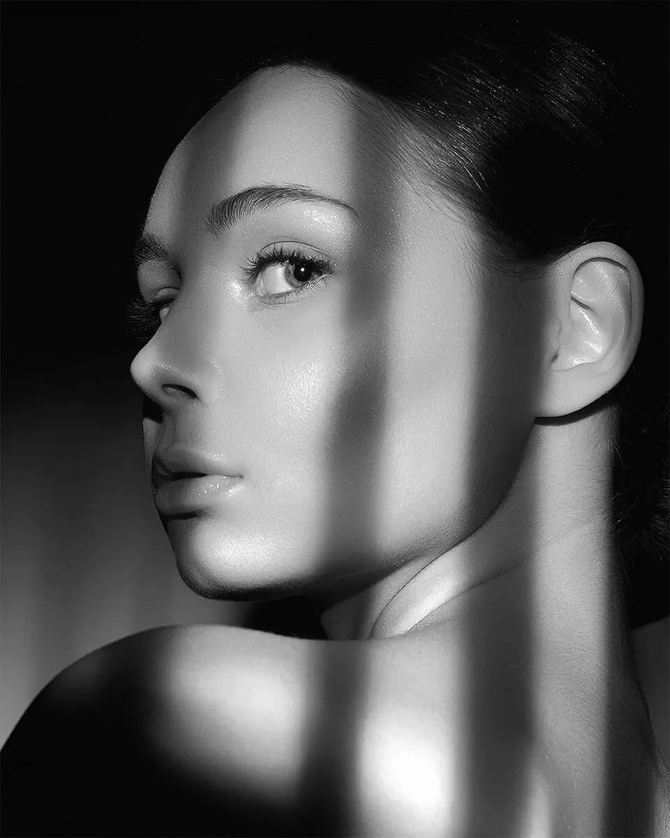 Woman looking to the left